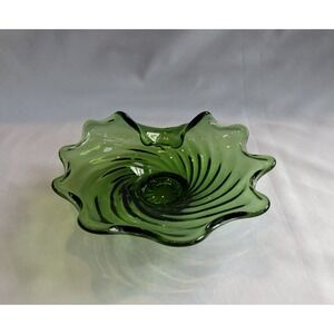 Vintage Green Art Glass Bowl Possibly From Italy Or Czechoslovakia 6.5